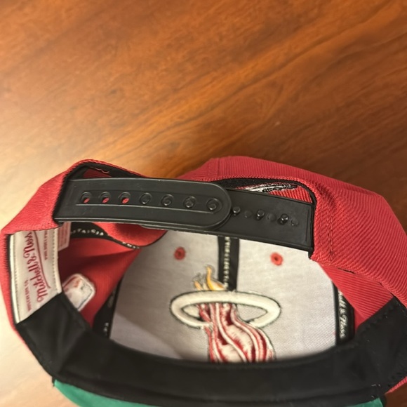 Mitchell &‎ Ness Miami Heat Snap Back - Picture 8 of 10
